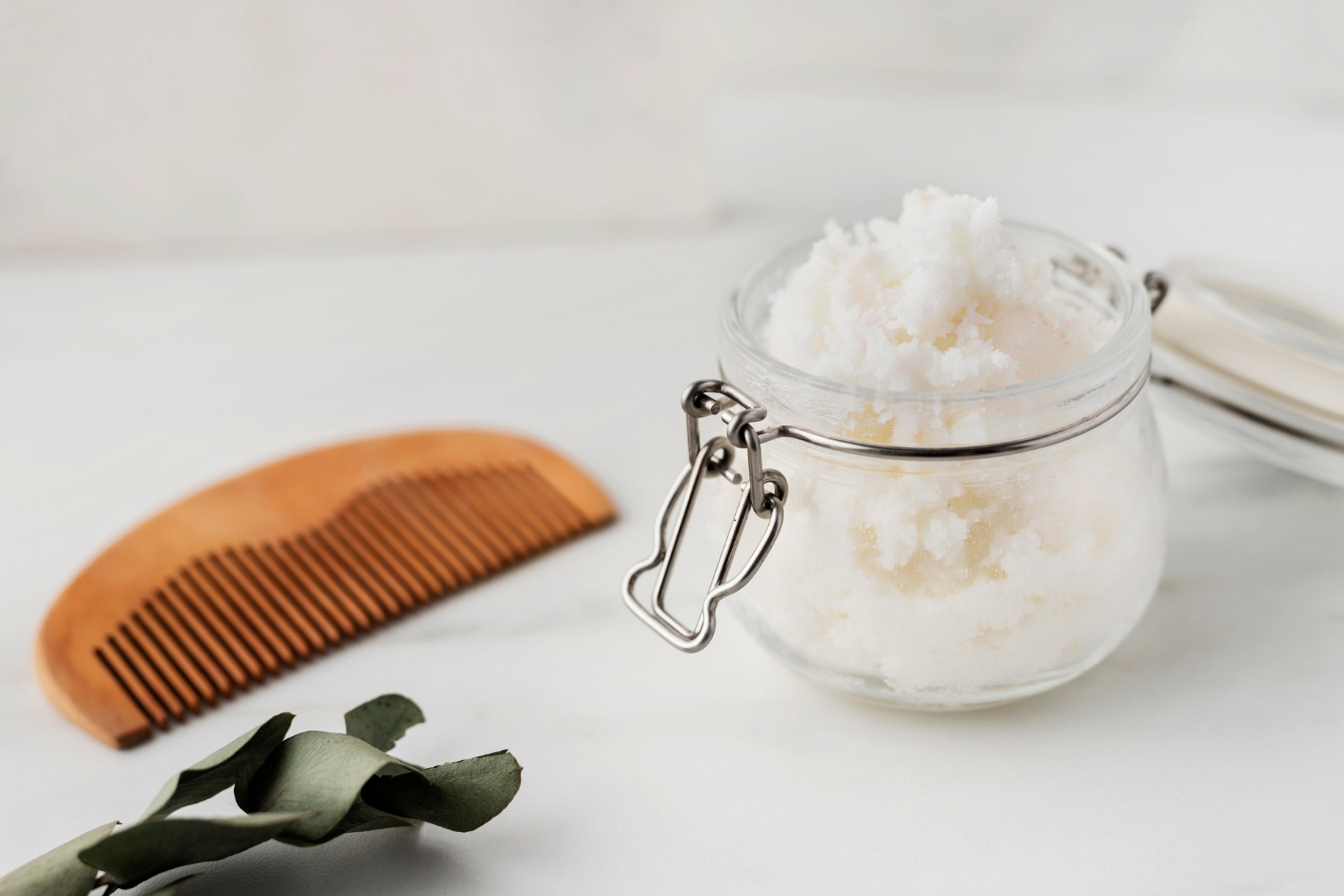Beurre de karité pour les cheveux : bienfaits et recettes